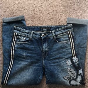 Embroidery jeans